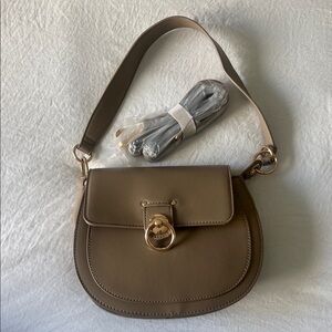 Elegant Tan Leather Shoulder Bag - Badgley Mischka